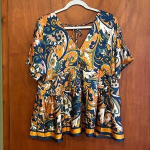 Entro floral blouse size L NWT